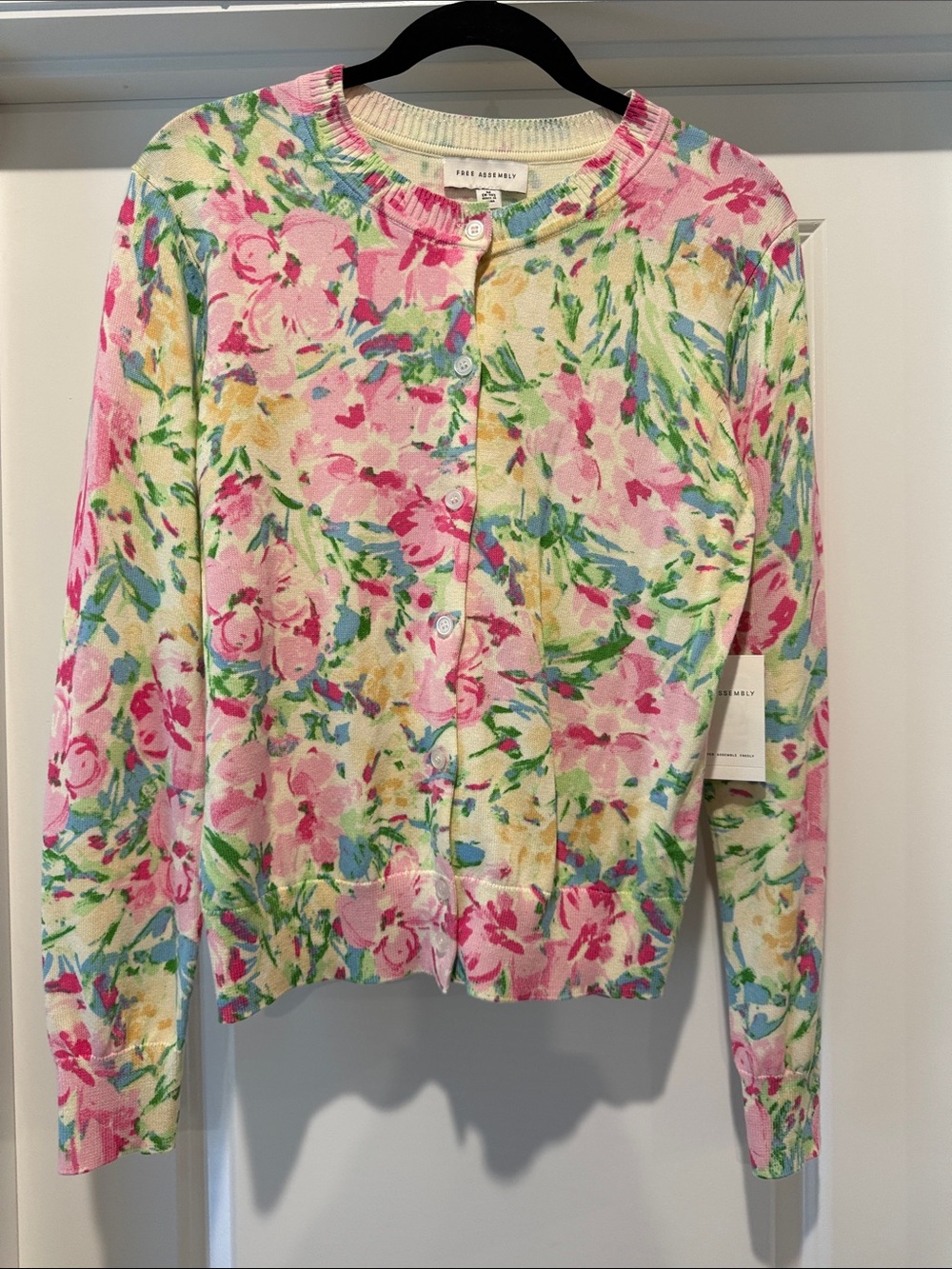 NWT Free Assembly Floral Crewneck Cardigan - Size Medium